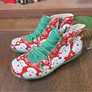 Vintage Santa Claus printed shoes green red
